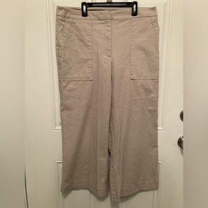 🎉3 for $15 on items $10 or less    
Ann Taylor cropped wide-leg khaki pants